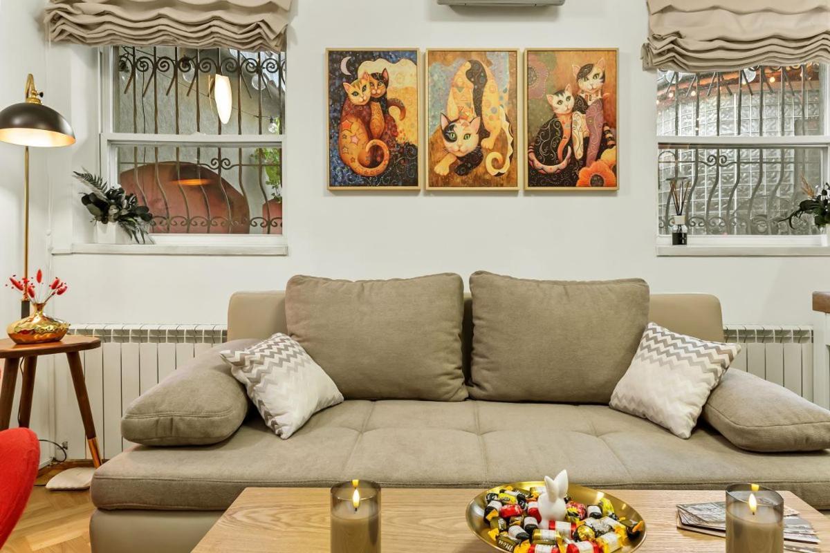 Casa De Povesti - Calea Victoriei Appartement Boekarest Buitenkant foto