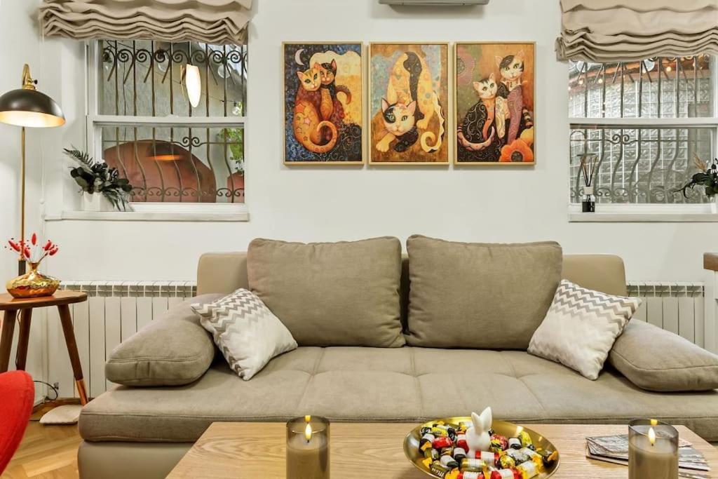 Casa De Povesti - Calea Victoriei Appartement Boekarest Buitenkant foto