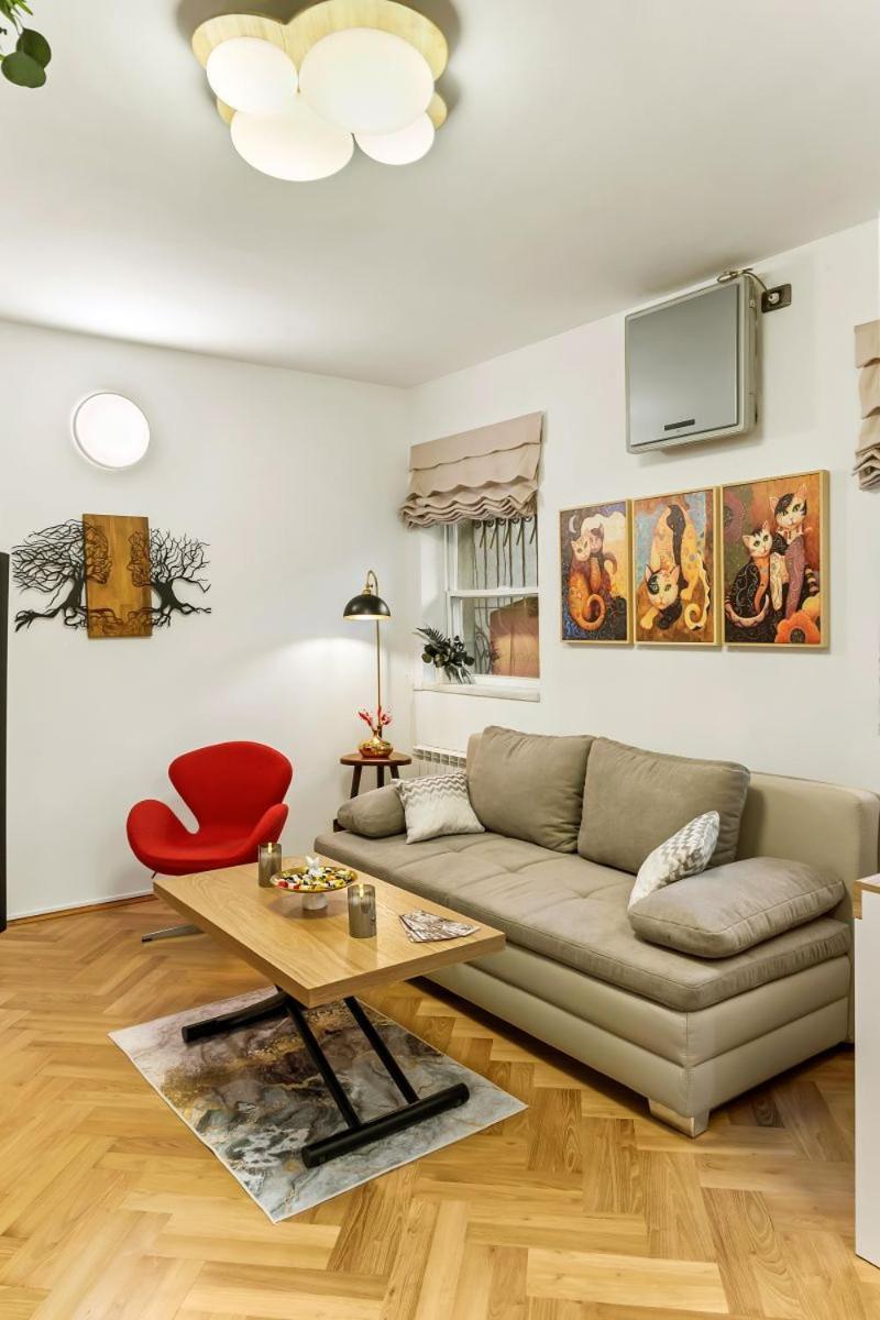 Casa De Povesti - Calea Victoriei Appartement Boekarest Buitenkant foto