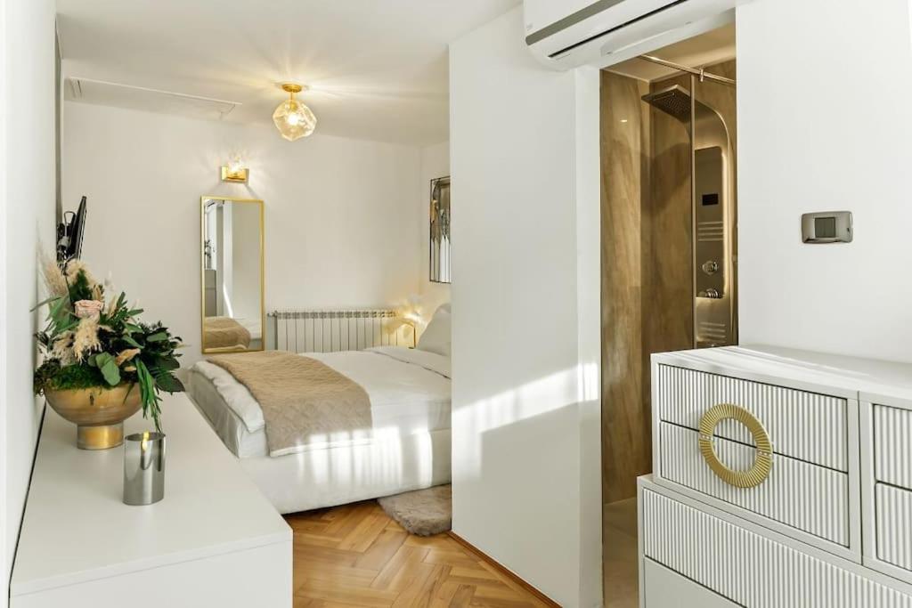Casa De Povesti - Calea Victoriei Appartement Boekarest Buitenkant foto